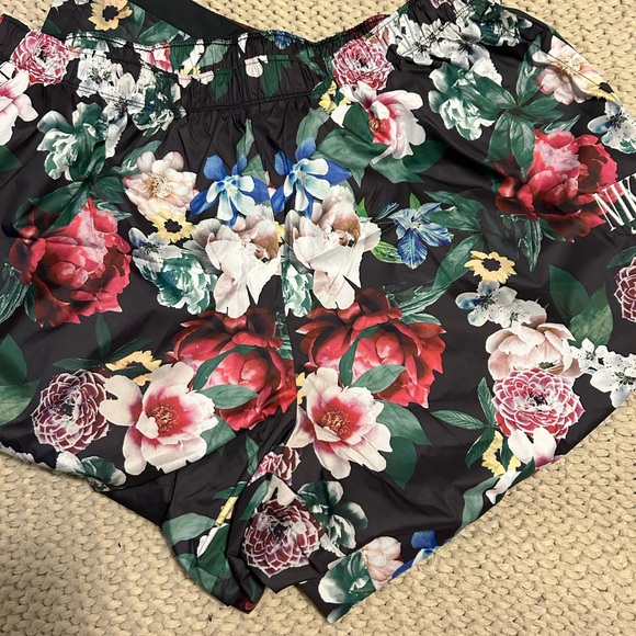 Nike Women’s Athletic Pant, new without tags 2XL - Picture 3 of 4